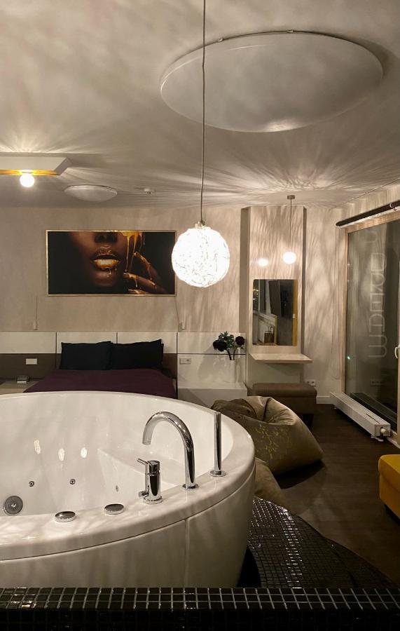 Apartamento Sky Flat Jacuzzi 27 Floor Klaipėda Exterior foto