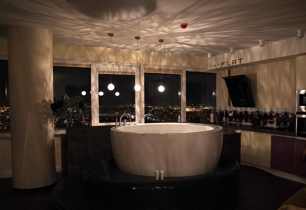 Apartamento Sky Flat Jacuzzi 27 Floor Klaipėda Exterior foto